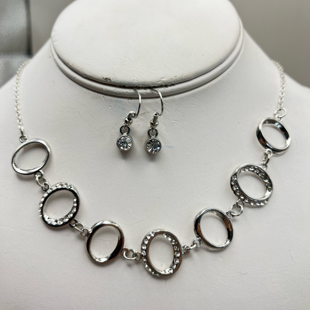 Elegant Silver Necklace and Earring Set
